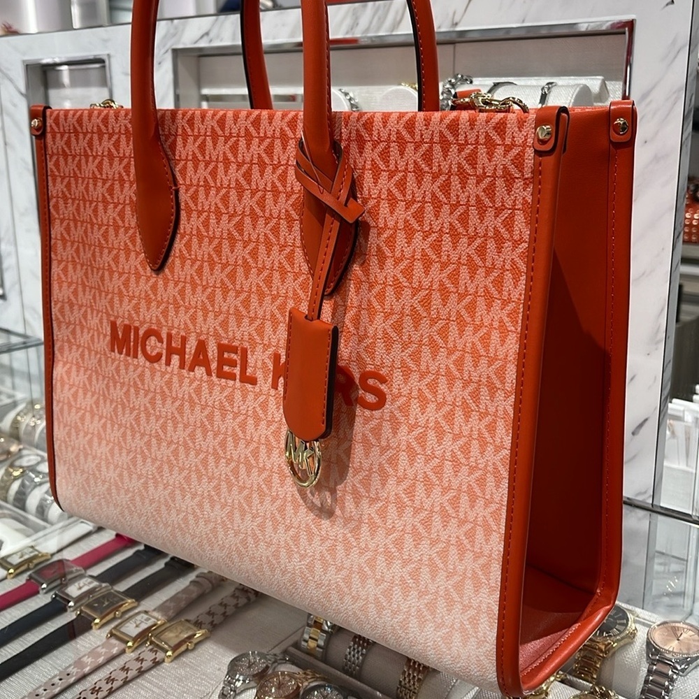 Michael Kors Mirella Medium Ombré Logo Tote Shoulder Bag
Red Clay
NWT - Picture 9 of 16